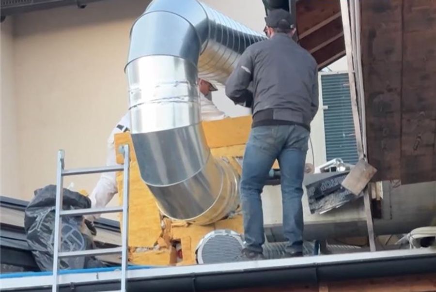 Laut dem Arztzeugnis, das Morettis Anwalt präsentierte, leidet er an Depressionen mit starkem psychischem Stress und geistiger Verwirrung. Dies begleitet von starker Gewichtsabnahme.