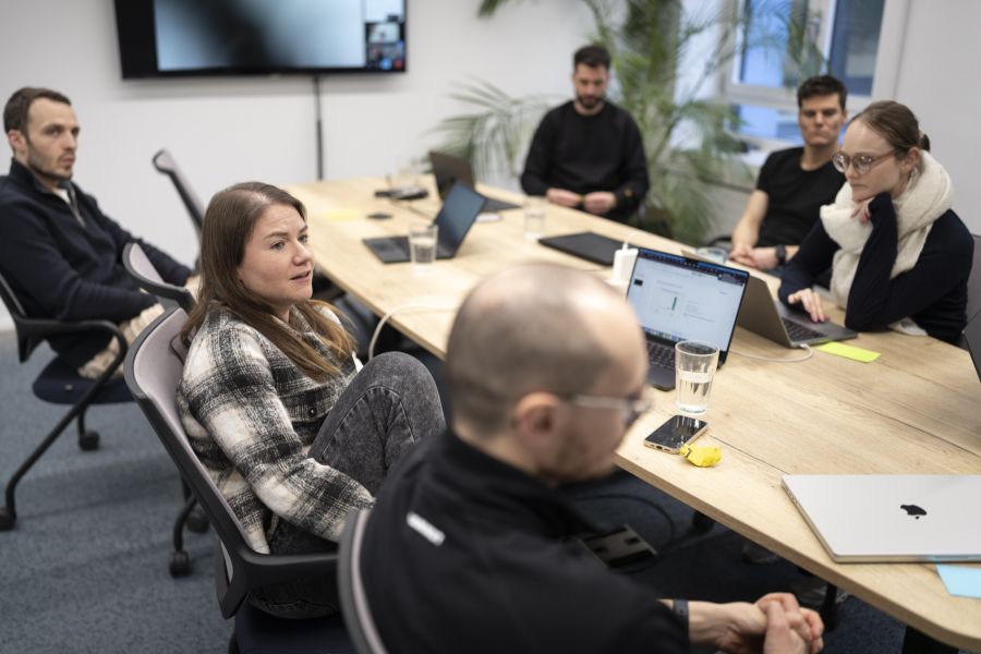 Werden auch Schweizer Angestellte ihre Chefs künftig nicht mehr in Fleisch und Blut, sondern als KI-Avatare erleben?