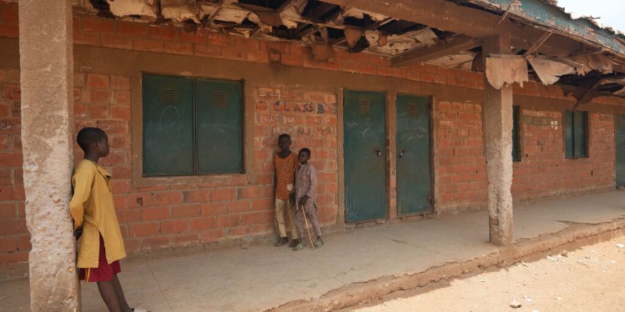 ARCHIV - Kinder spielen in der LEA Primary and Secondary School Kuriga. Foto: Sunday Alamba/AP/dpa