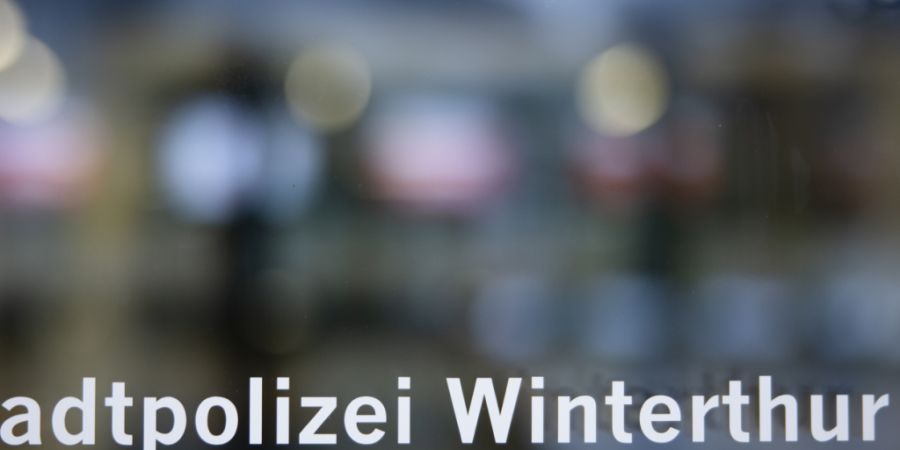 Zu ihrem Grosseinsatz in einem Winterthurer Wohnquartier am Montagabend wollte sich die Stadtpolizei vorerst nicht weiter äussern. (Archivbild)