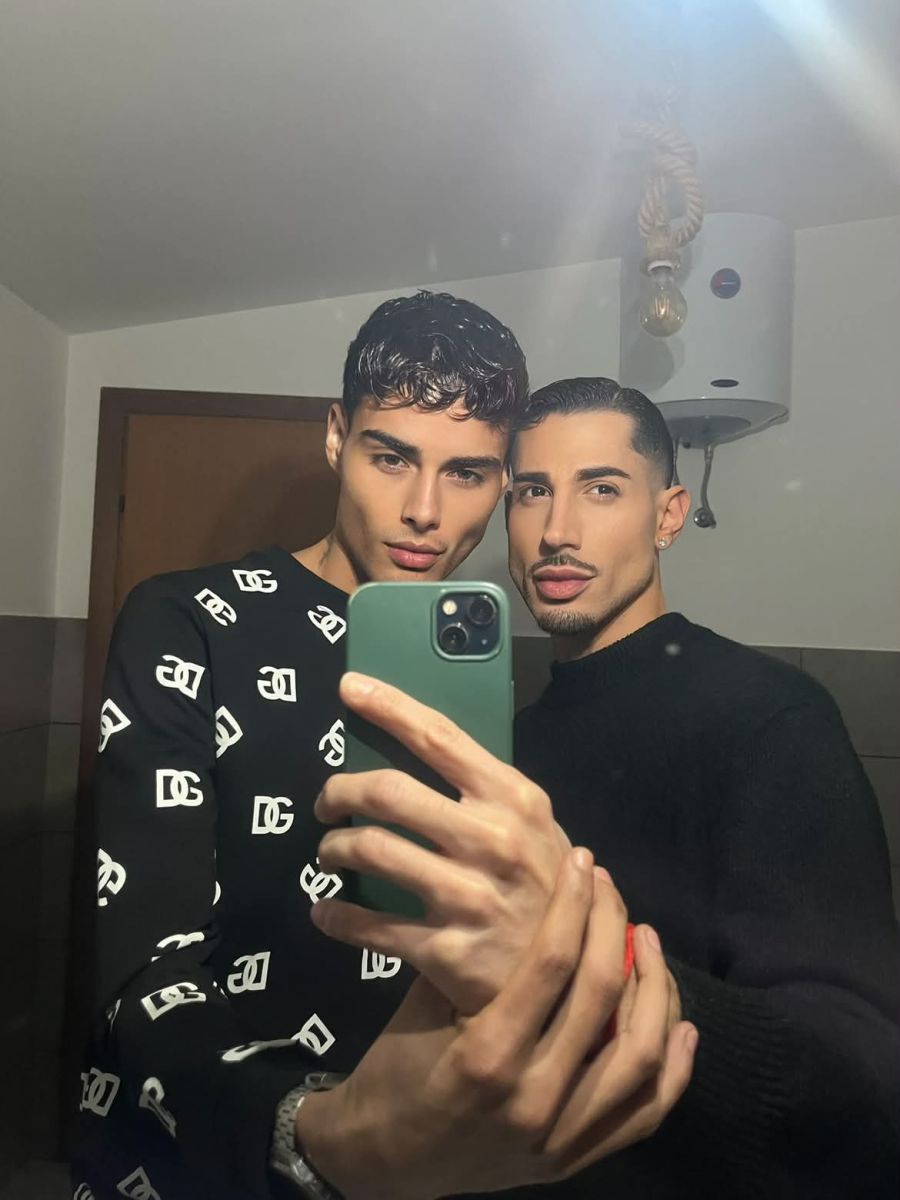 Paolo (r.) und sein Verlobter Johan Falco zeigen sich erstmals gemeinsam. Seit acht Monaten sind die beiden ein Paar.