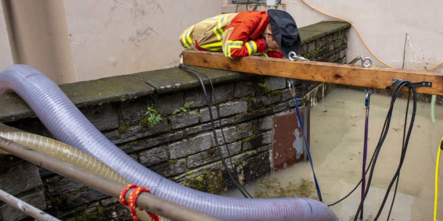 Mit Gefahrenkarten sollen sich die Kantone vor Hochwasser, Murgänge oder Rutschungen wappnen. (Symbolbild)