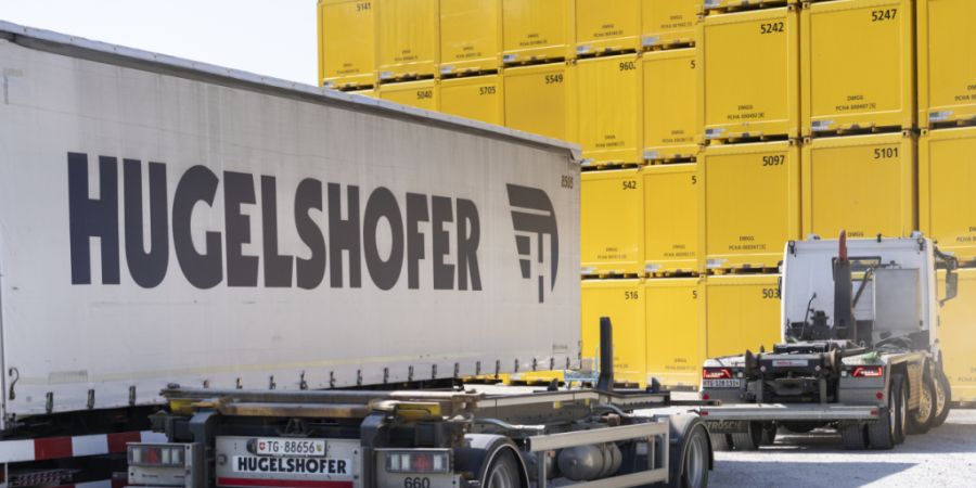 Hohe Erdölpreise, steigende Transportkosten und Lieferengpässe haben in der Schweiz viele Produkte verteuert. (Archivbild)