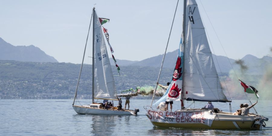 Etwa zwanzig Boote fuhren am Samstag mit Palästina-Flaggen auf den Genfersee.