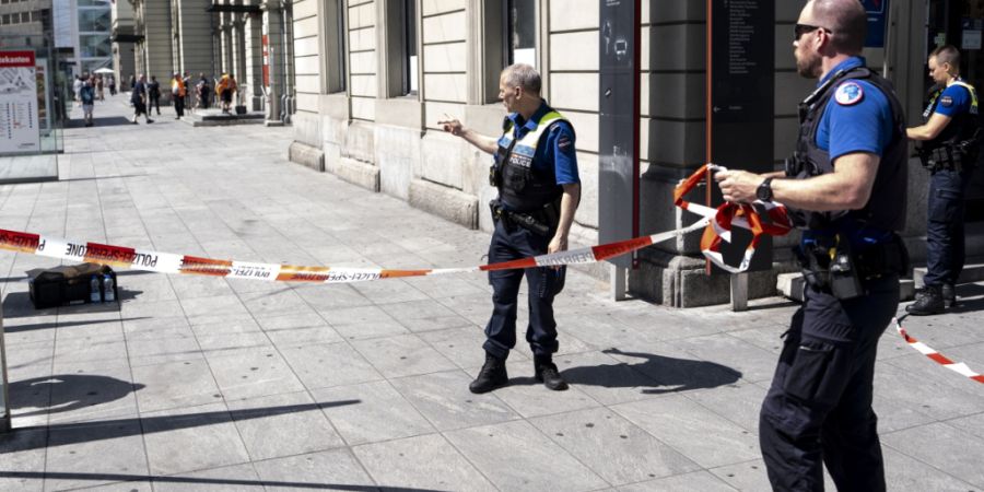 Die Winterthurer Extremismus-Fachstelle zog im vergangenen Jahr 13 Mal die Stadtpolizei bei, weil Personen Hinweise auf Gewaltbereitschaft oder Selbstgefährdung machten. Im Bild der Po...