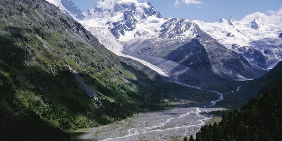 Blick in den hintersten Teil des Roseg-Tals mit dem Tschierva- und dem Roseg-Gletscher (ganz rechts). (Archivbild)