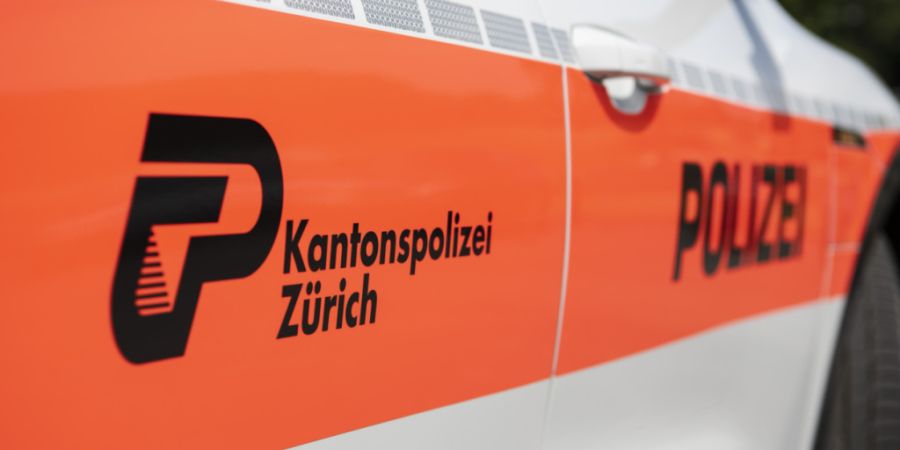 Die Kantonspolizei Zürich nahm 18 Autos aus dem Verkehr, die zu lärmig unterwegs waren. (Symbolbild)