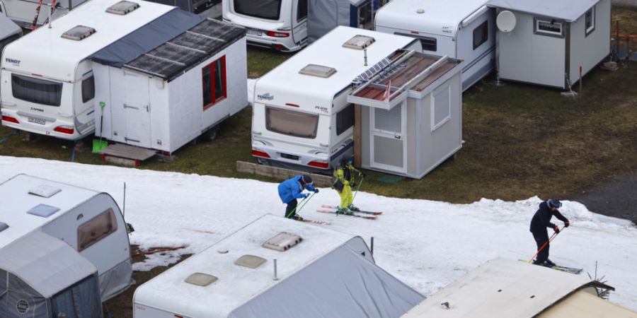 Die Schweizer Parahotellerie, hier etwa ein Campingplatz in Grindelwald, haben im vergangenen Winter stabile Übernachtungszahlen registriert. (Archivbild)