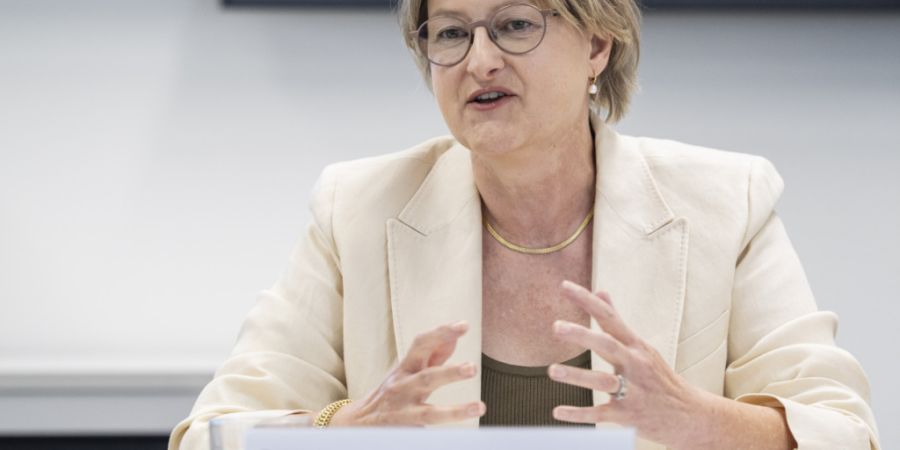Marianne Jenni, Chefin der Konsularischen Direktion des Aussendepartements, stellt eine Tendenz hin zu Reisen in Krisengebiete fest.