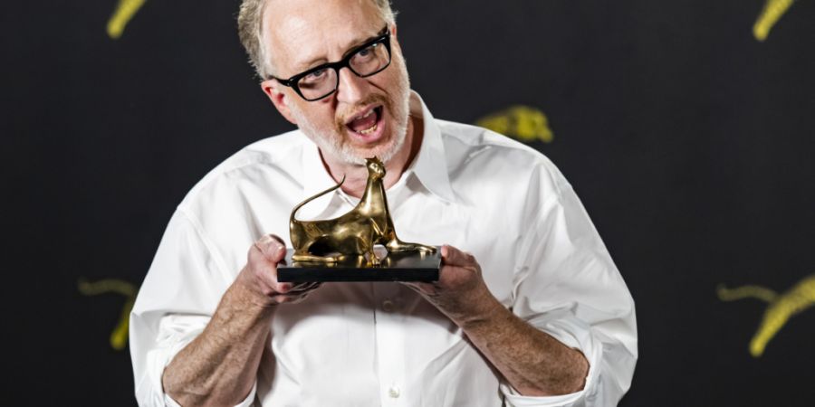 James Gray hat am Locarno Film Festival den Ehrenleoparden für sein Lebenswerk erhalten. Auf der Bühne der fast vollen Piazza Grande sorgte der US-Regisseur für zahlreiche Lacher.