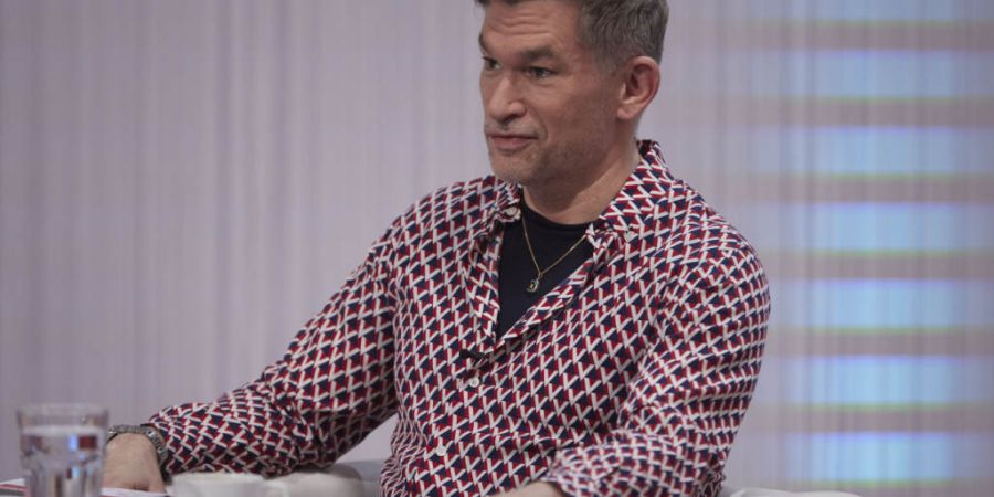 Der deutsch-schweizerische Autor Philipp Tingler ist eines von drei Mitgliedern mit Schweizbezug in der Jury für das Wettlesen um den Bachmannpreis. In diesem Jahr ist er der Einzige, ...