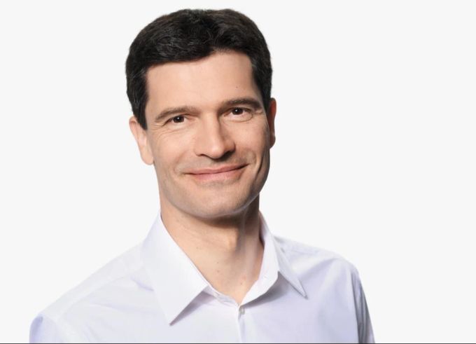 Stefan Hofmänner kommentierte für SRF die Eröffnungsfeier von Olympia. srf hofmänner