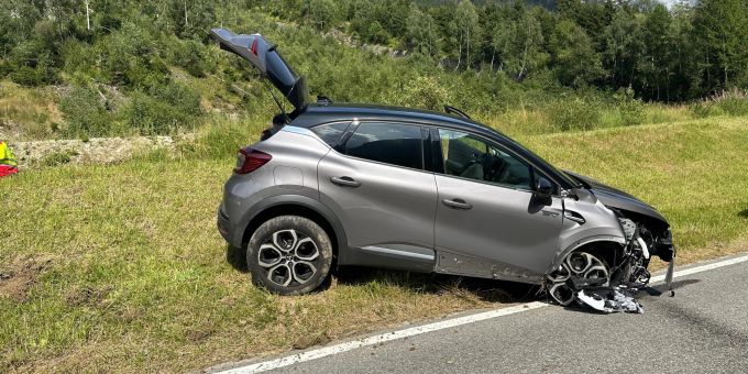 Wassen UR: Selbstunfall mit Personenwagen auf der Sustenstrasse. Wassen UR