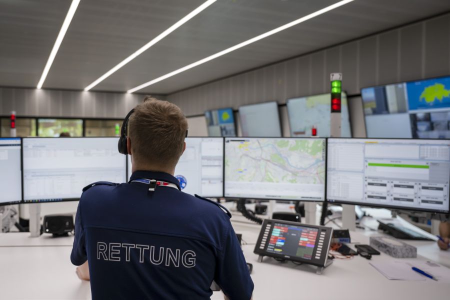 Wenn eine Sprachbarriere besteht, ist die Verständigung über das Telefon schwierig. Und trotzdem funktioniert die Alarmierung.