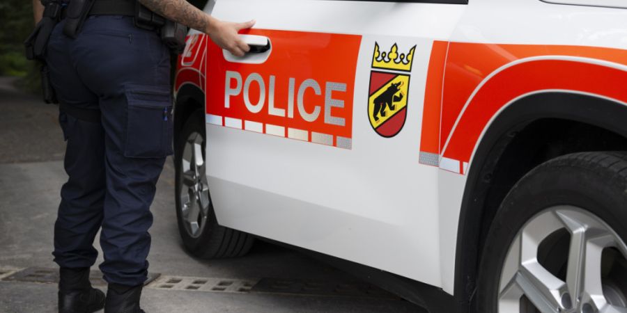 Trotz der Erstversorgung durch Drittpersonen und Einsatzkräfte verstarb der Verunfallte noch vor Ort. (Archivbild)