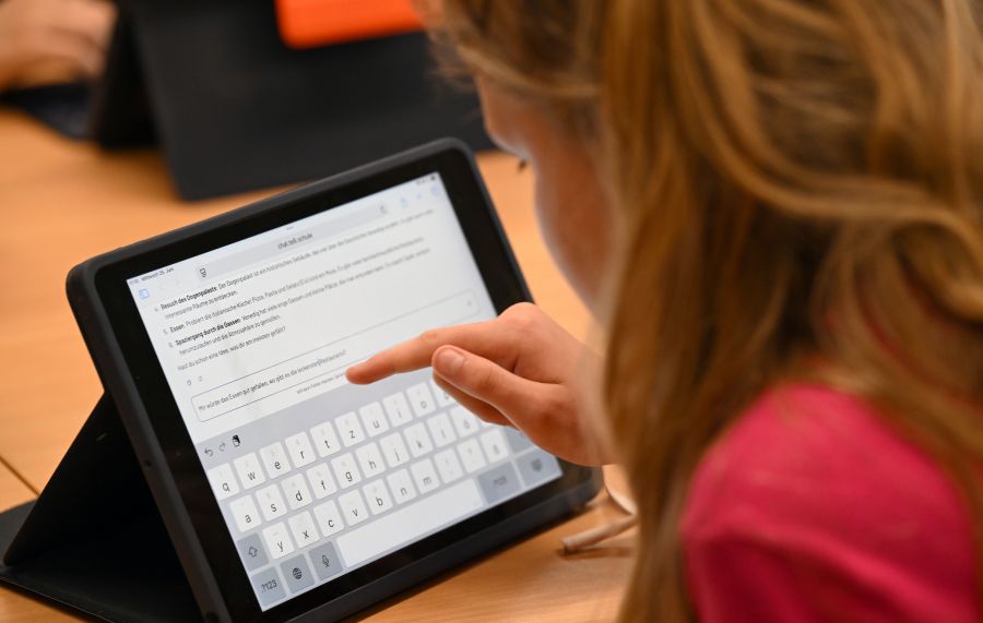 In Tessiner Oberstufenschulen soll ab 2027 KI in den Unterricht einfliessen. (Symbolbild)
