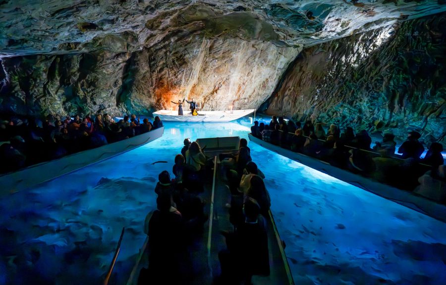 Der Lac Souterrain de St-Léonard bietet ein einmaliges magisches Ambiente für Live-Konzerte.