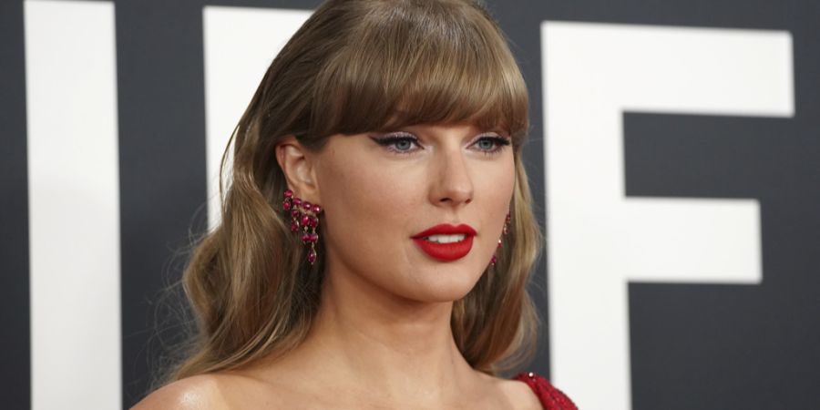 taylor swift in rot