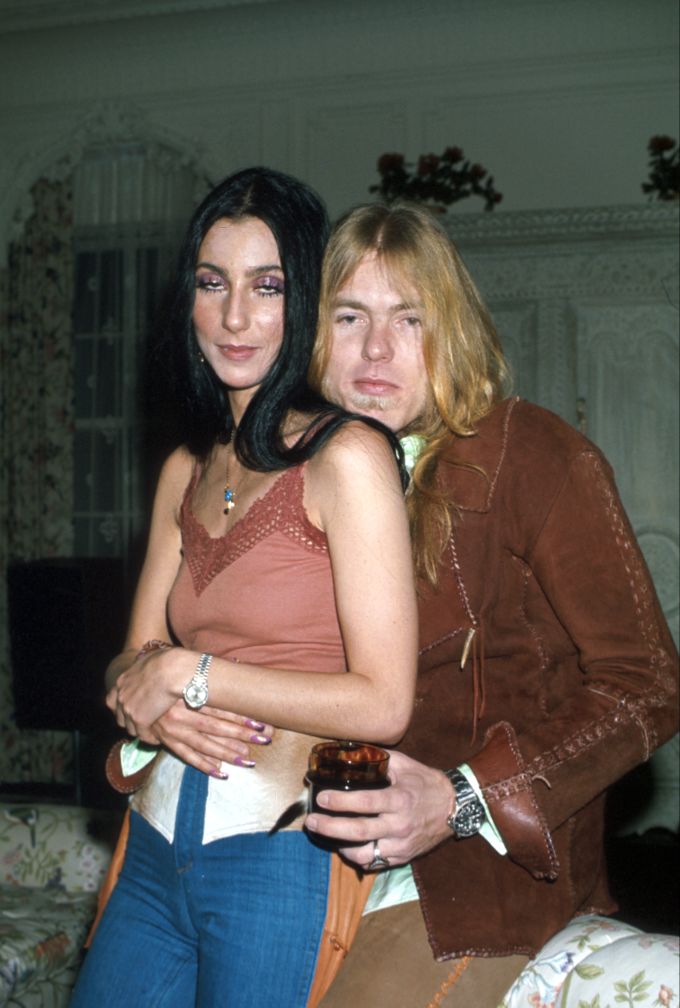 1977: Cher und ihr damaliger Mann, der Rockmusiker Gregg Allman. Gregg Cher