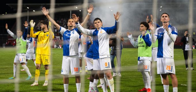 Die Spieler von GC lassen sich nach dem 4:0-Sieg gegen Aarau feiern. GC