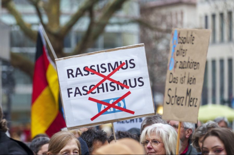 In den meisten europäischen Ländern sind Nazi-Symbole verboten.