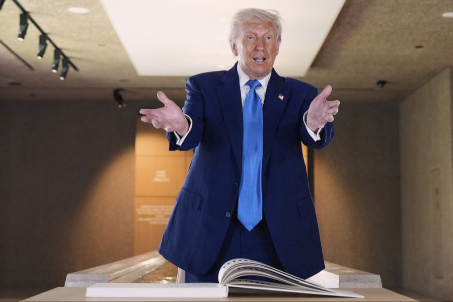 trump apple