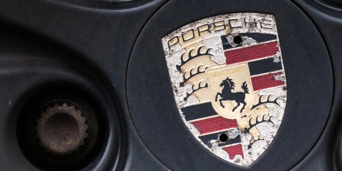 Porsche verzeichnete 2024 einen Rückgang des Konzernüberschusses um über 30 Prozent auf rund 3,6 Milliarden Euro. (Archivbild) Porsche