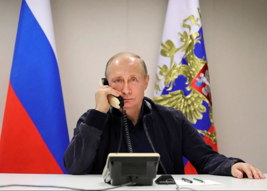 Wladimir Putin stimmt der Aufnahme von Friedensverhandlungen nach dem Telefonat mit Donald Trump zu.