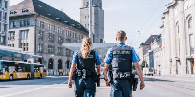 Hauptbahnhof St. Gallen: Mann pöbelt Passanten an Hauptbahnhof
