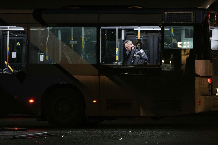 Nahostkonflikt - Bus-Explosionen nahe Tel Aviv