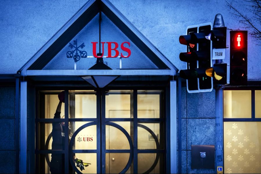 Der UBS-Kunde verlor fast 50'000 Franken.