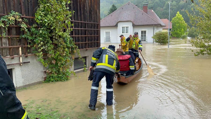 Personenrettung mit einer Feuerwehrzille am Sonntag, 15. September 2024, in Zelking.