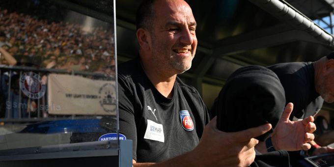 Nach der Europapokal-Premiere nun Bundesliga-Start für Heidenheims Trainer Frank Schmidt Nach der Europapokal-Premiere nun Bundesliga-Start für Heidenheims Trainer Frank Schmidt