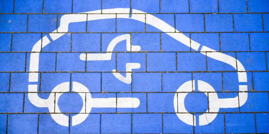 «Der Wandel hin zur Elektromobilität wird zu Beschäftigungsverlusten führen», sagt VDA-Präsidentin Hildegard Müller. (Archivbild)