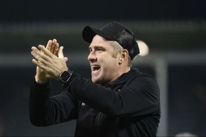 Trainer Mattia Croci-Torti ist mit dem FC Lugano auf Kurs. FC Lugano