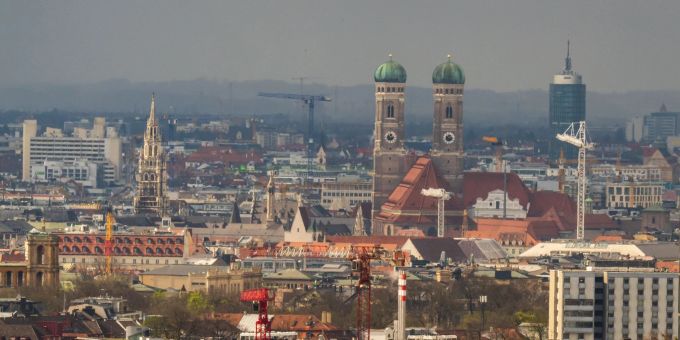 Das Risiko für eine Immobilienblase in München ist nach Einschätzung der Schweizer Bank UBS gesunken (Archivfoto). München