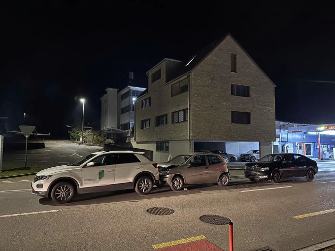 Bei einer Auffahrkollision entstand ein Sachschaden. Sachschaden.
