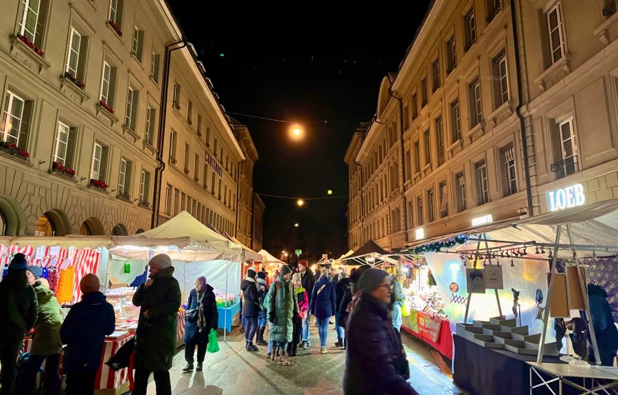 Schon kurz nach 4 Uhr begannen sich die Gassen der Berner Altstadt zu beleben.