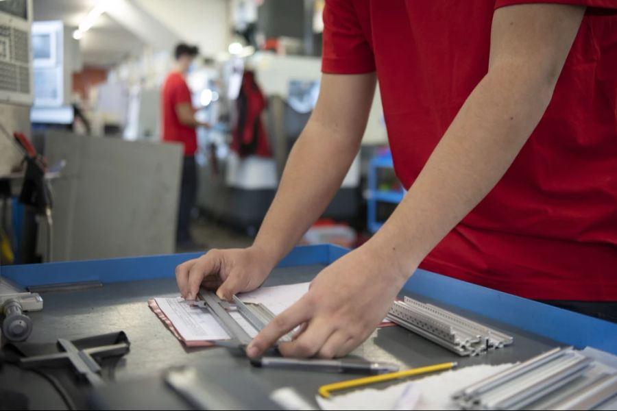 Dabei: Eigentlich haben Jugendliche bei ihrem Start ins Berufsleben «Anspruch auf besonderen Schutz». (Symbolbild)