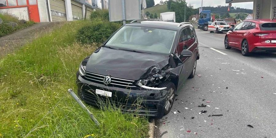 Beschädigtes Unfallfahrzeug