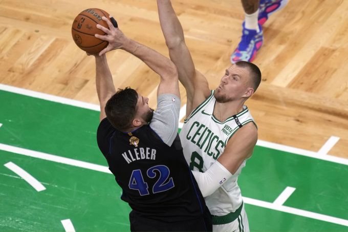 Dallas verliert das erste Finalspiel in der NBA gegen Boston. NBA