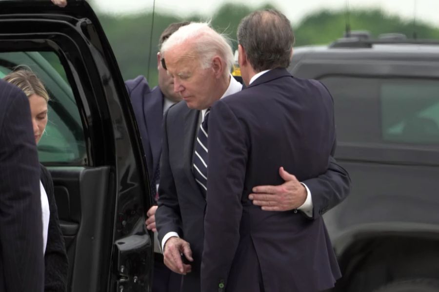 US-Präsident Joe Biden reiste am Montagabend zu seinem Sohn Hunter.