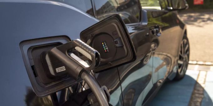 Elektroauto-Boom - Mehr neue Autos im November zugelassen