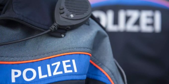 Dem Lenker wurde nach einem positiv ausgefallenen Alkoholatemtest der Führerschein entzogen. Unfall