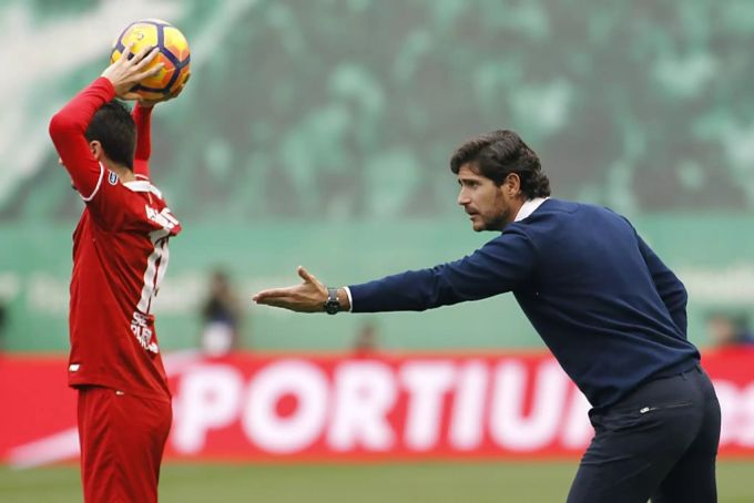 Victor Sánchez del Amo wurde im Mai 2017 bei Real Betis entlassen und musste fast zwei Jahre auf eine neue Trainerposition warten. Victor Sánchez del Amo