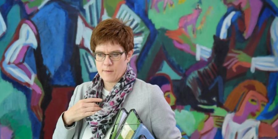 Ministerin Kramp-Karrenbauer