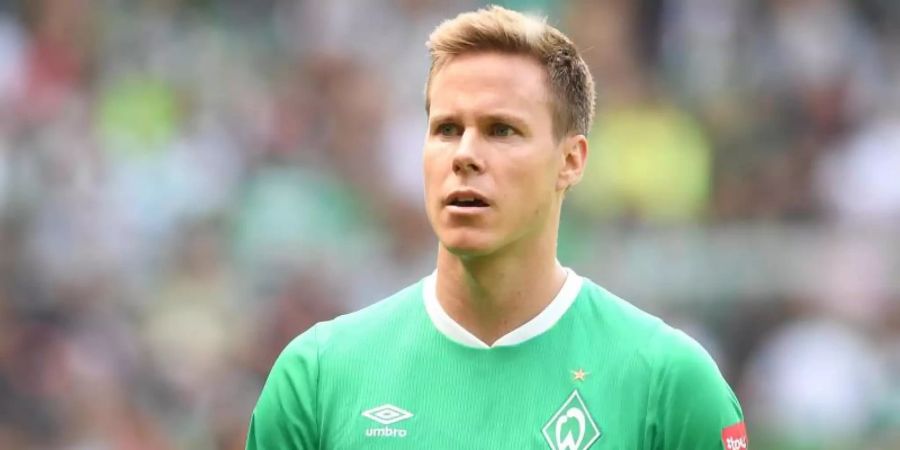 Hat bei Bremen ein neues Arbeitspapier unterschrieben: Werder-Kapitän Niklas Moisander. Foto: Carmen Jaspersen/dpa