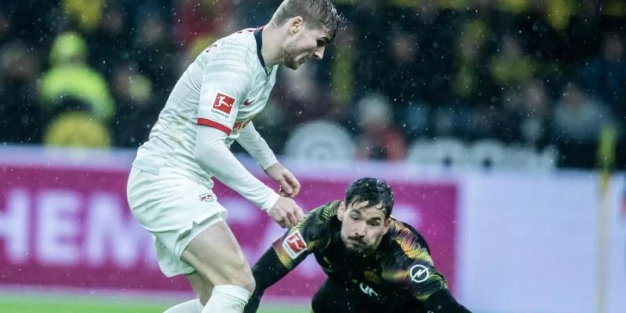 Machte mit Leipzig durch das 3:3 in Dortmund einen grossen Schritt Richtung Herbstmeisterschaft: RB-Doppeltorschütze Timo Werner (l). Foto: Marcel Kusch/dpa