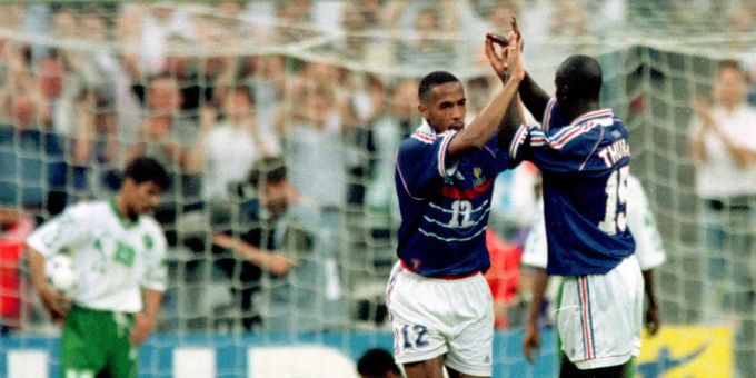 Ihre beiden Rekorde sind in akuter Gefahr: Thierry Henry (l.) und Lilian Thuram bei der WM 1998. Thierry Henry