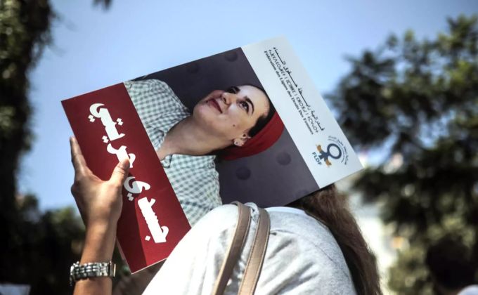 Hajar Raissouni wurde angeklagt, weil sie eine aussereheliche Beziehung geführt und eine Schwangerschaft illegal beendet haben soll. Hajar Raissouni